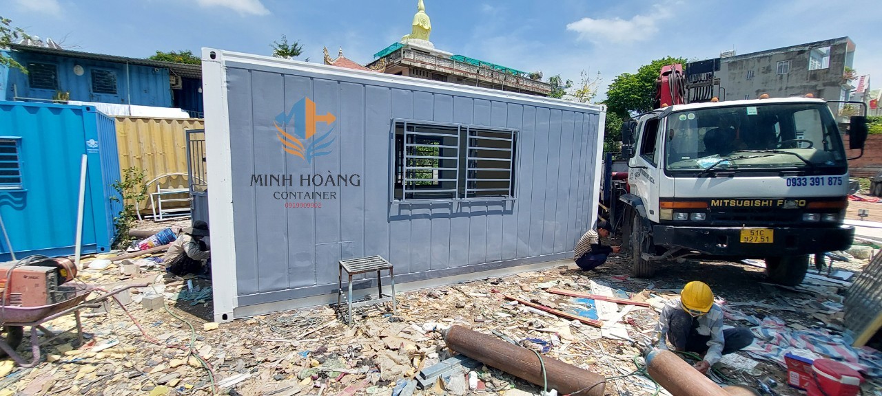 Container văn phòng làm từ vỏ container lạnh 20 feet xám viền trắng